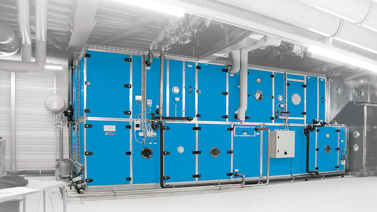 هواساز با کویل پیش گرم‌کن: کنترل دما و انتخاب فن در سیستم تهویه مطبوع